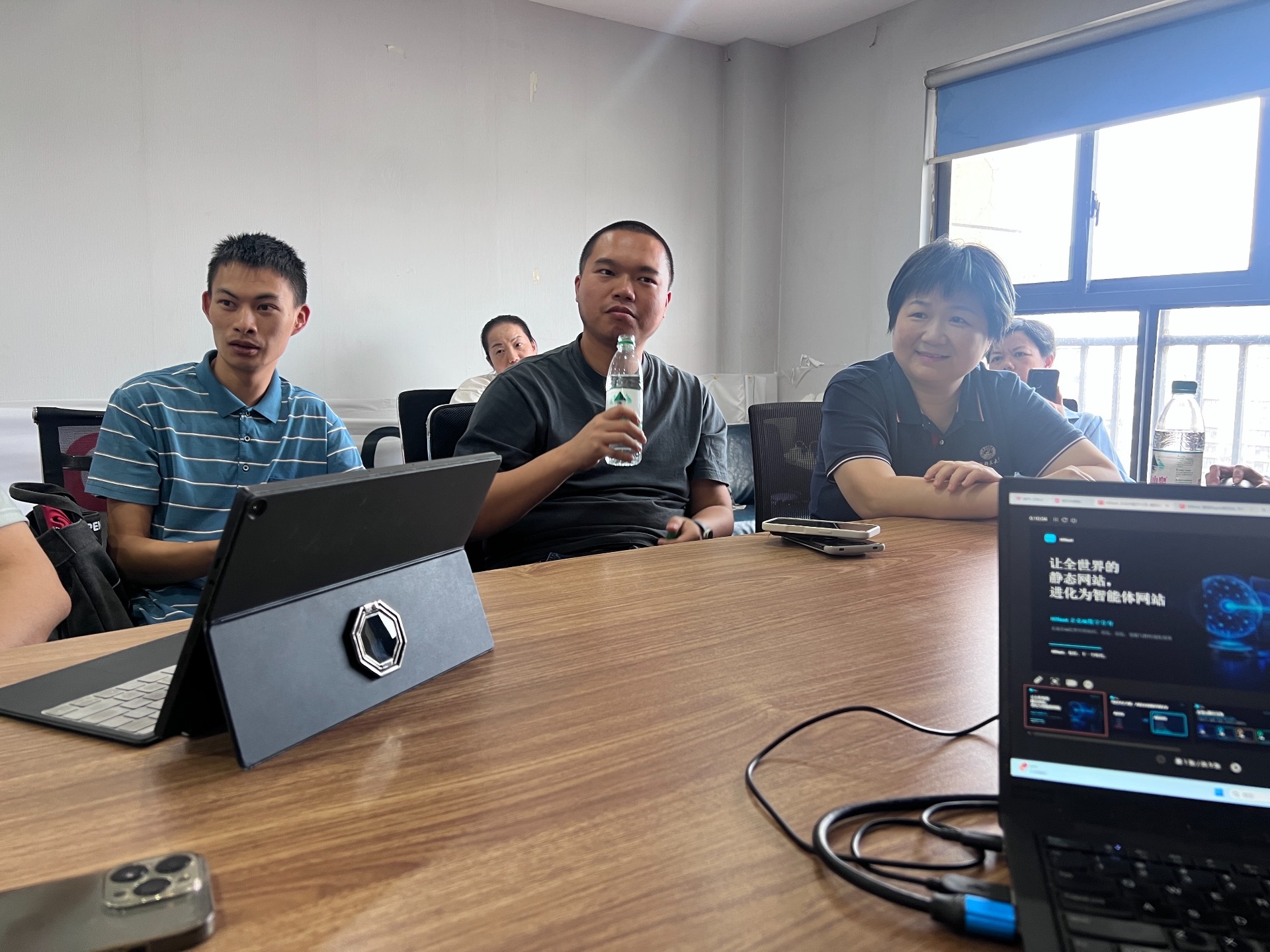 AI业校第二期沙龙举办 共探退休教师知识AI传承路径 配图 2