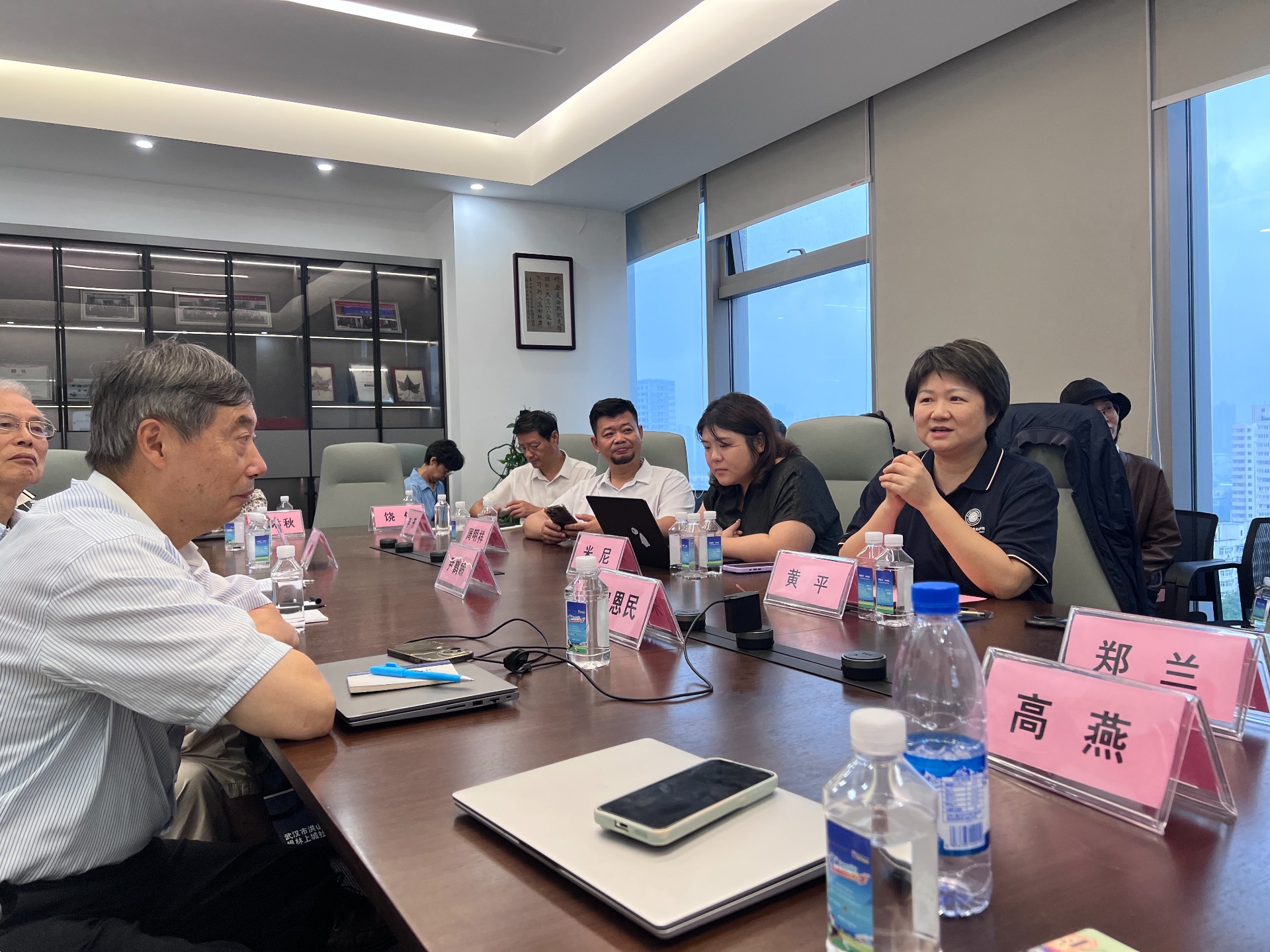 华科校友AI夜校第三期举办 共探退休知识群体AI传承路径 配图 2